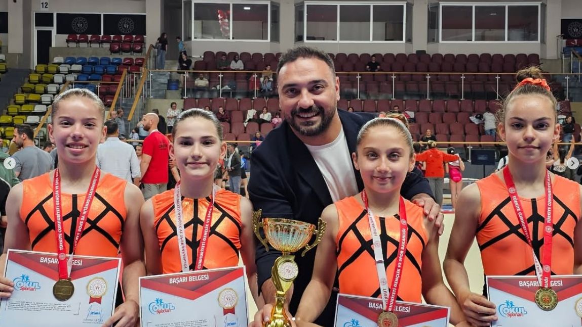 Yine Yeniden Türkiye Şampiyonu